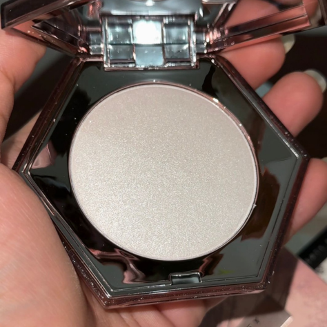 Fenty Beauty Diamond Bomb All-Over Diamond Veil