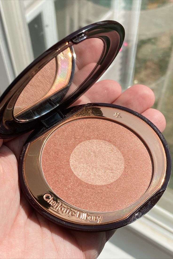 Charlotte Tilbury Cheek to Chic Blush